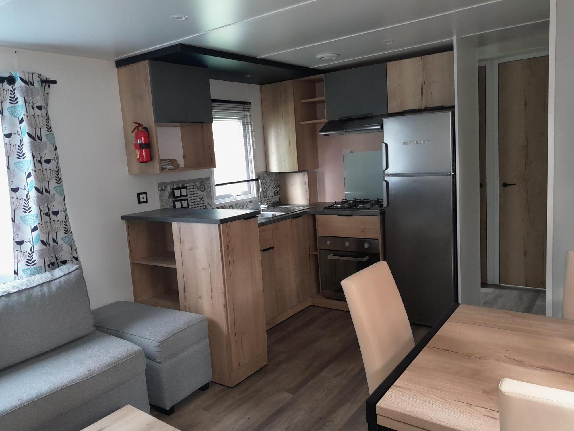 Les Charmettes: Spacious Mobile Home in 4-Star Leisure Village Les Mathes Exterior photo